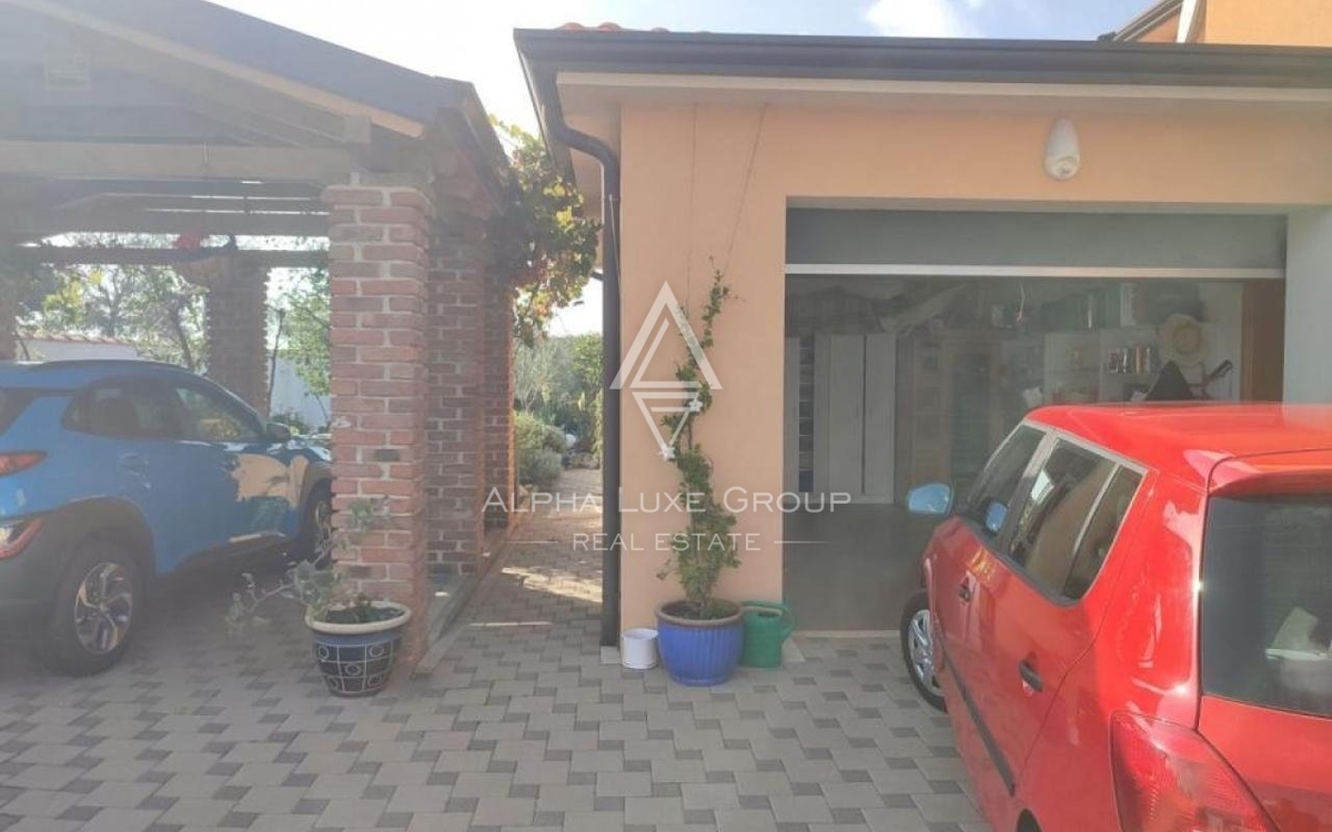 Istra, Vodnjan, Elegantna vila s pogledom na morje in prostornim vrtom