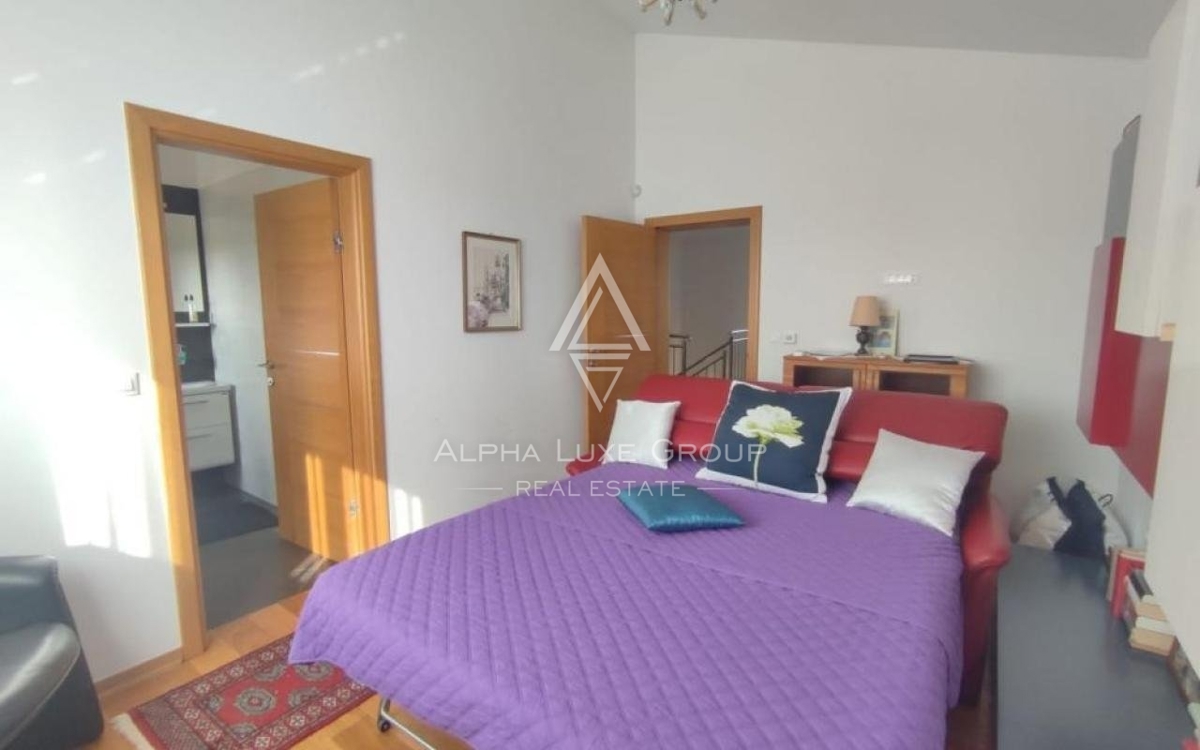 Istra, Vodnjan, Elegantna vila s pogledom na morje in prostornim vrtom