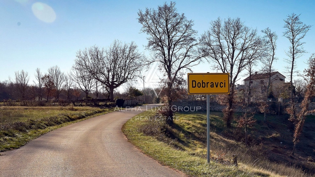 Istra, Kanfanar, Gradbena parcela v zelenem okolju