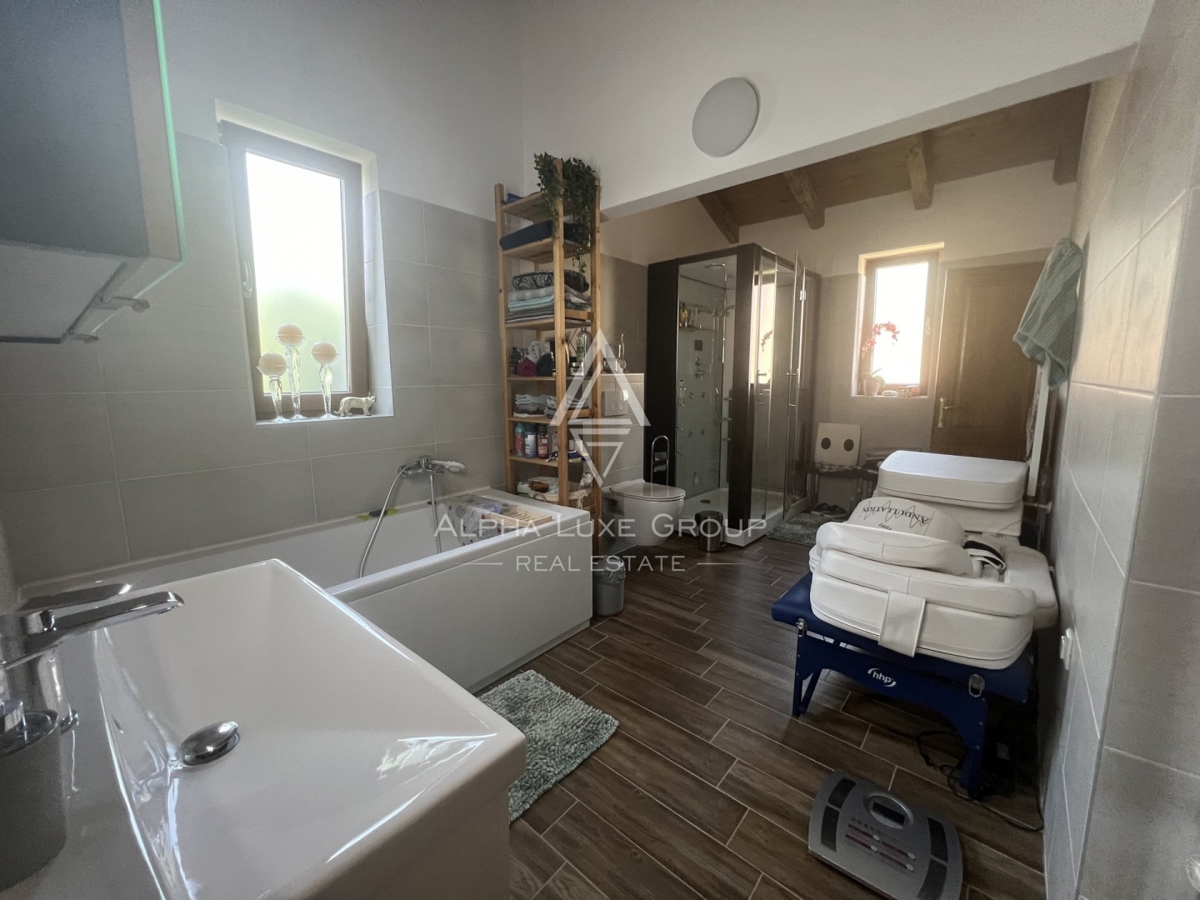 Istra, Buje – Čudovita vila z bazenom in panoramskim razgledom