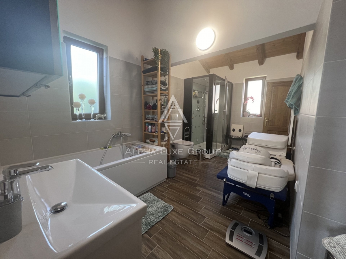 Istra, Buje – Čudovita vila z bazenom in panoramskim razgledom