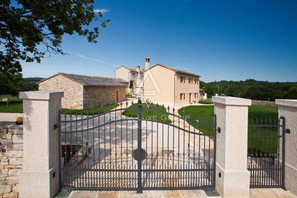 Istra, Grožnjan – Tradicionalno istrsko posestvo s popolno zasebnostjo