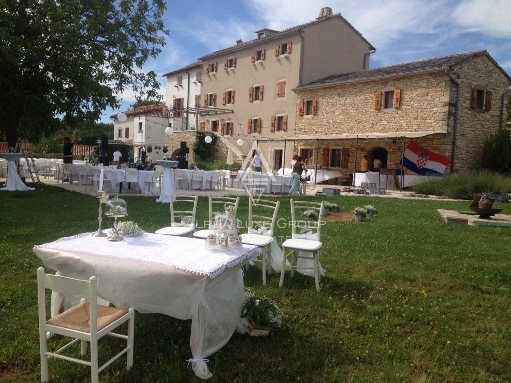 Istra, Grožnjan – Tradicionalno istrsko posestvo s popolno zasebnostjo