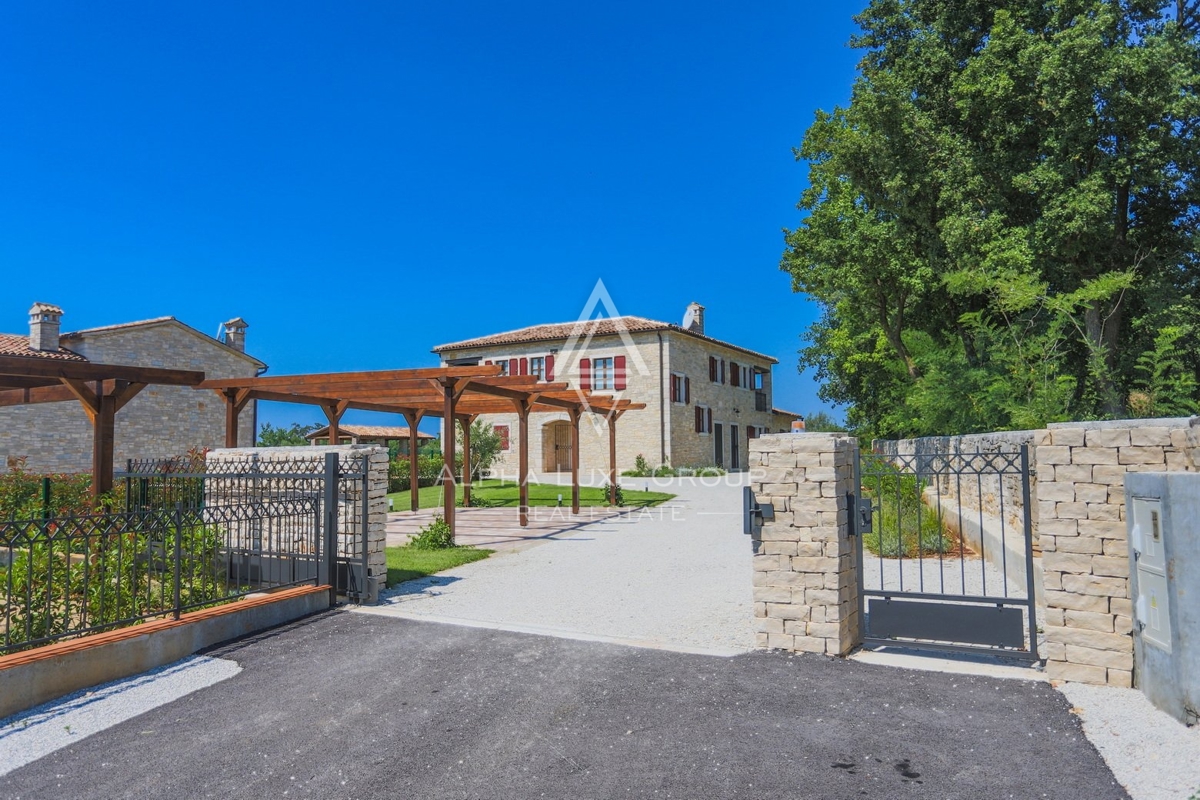 Istra, Tinjan: Razkošna vila z zasebnim bazenom naprodaj