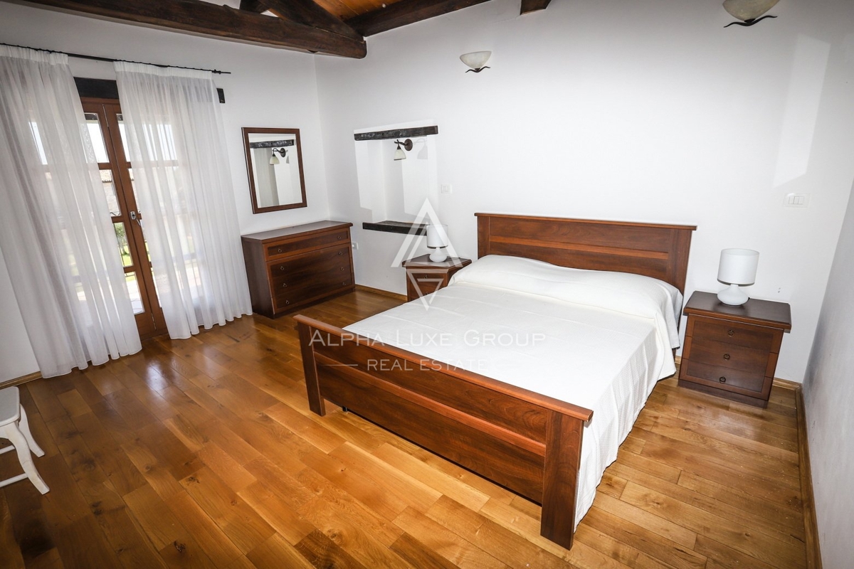 Istra, Tinjan: Razkošna vila z zasebnim bazenom naprodaj