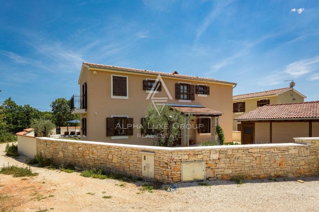 Istra, Vodnjan - Razkošna rustikalna vila z bazenom na prodaj