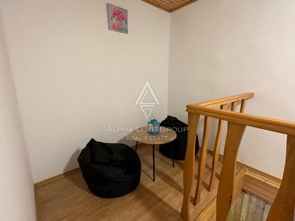 Poreč - Obnovljena domačija s pogledom na morje in vrtom naprodaj