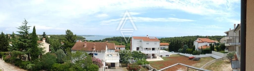 Območje Medulina: Očarljiva vila s pogledom na morje, ki nudi 13 apartmajev