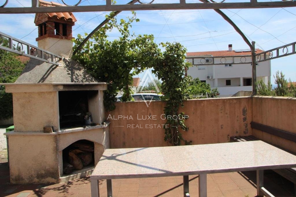Območje Medulina: Očarljiva vila s pogledom na morje, ki nudi 13 apartmajev