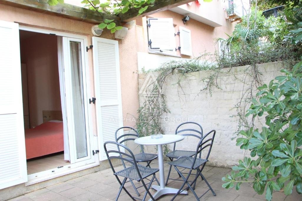 Območje Medulina: Očarljiva vila s pogledom na morje, ki nudi 13 apartmajev