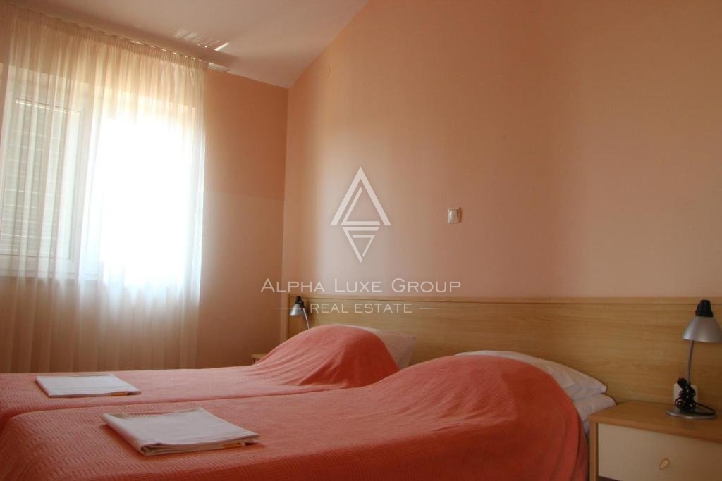 Območje Medulina: Očarljiva vila s pogledom na morje, ki nudi 13 apartmajev