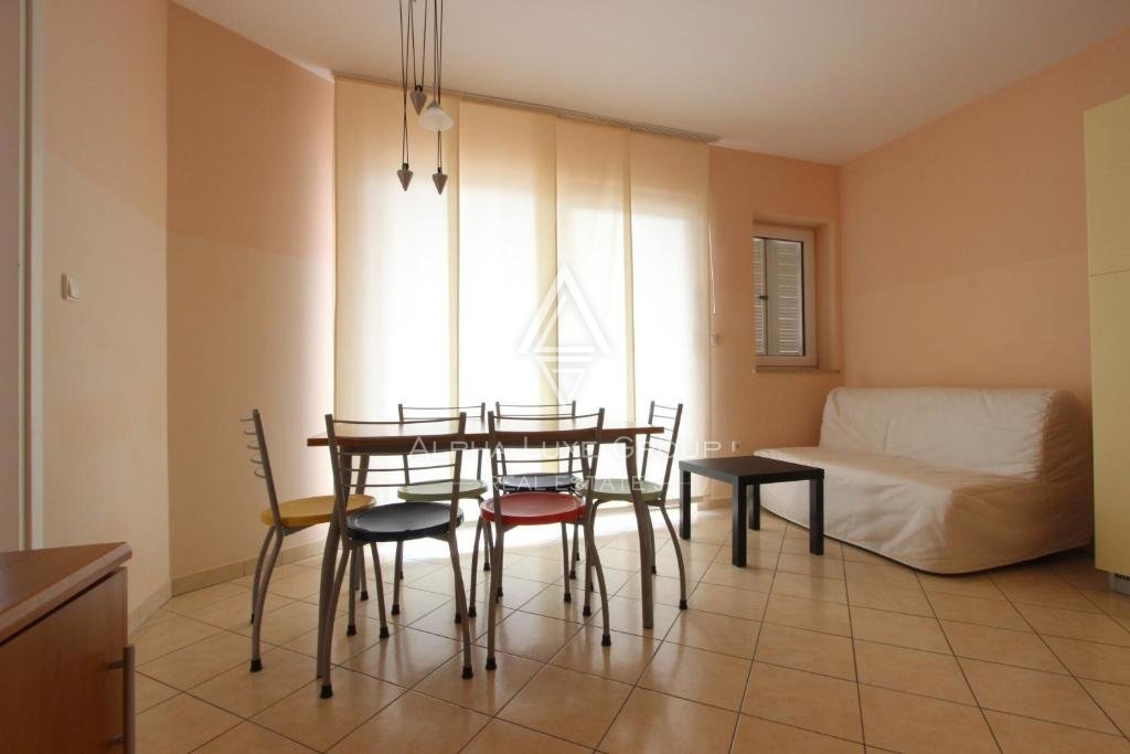 Območje Medulina: Očarljiva vila s pogledom na morje, ki nudi 13 apartmajev