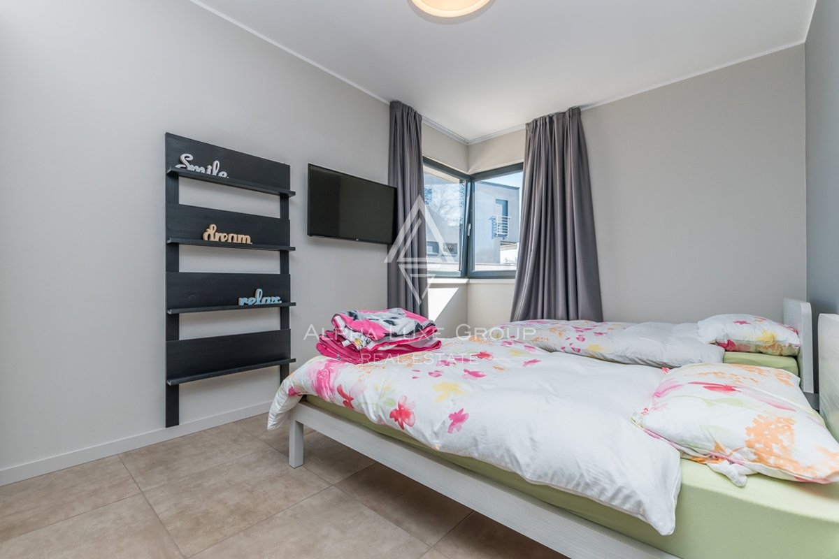 Izjemna 4-sobna vila z modernim oblikovanjem blizu centra Poreč