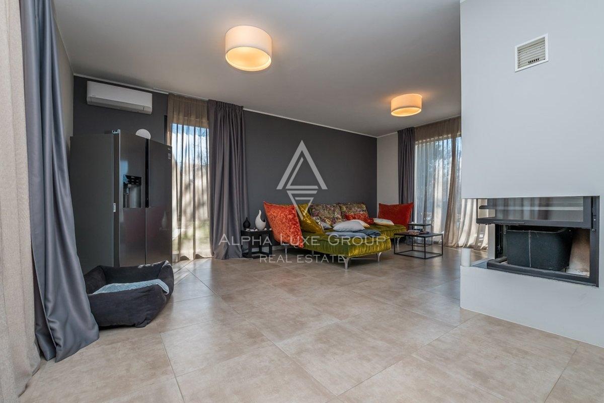 Izjemna 4-sobna vila z modernim oblikovanjem blizu centra Poreč