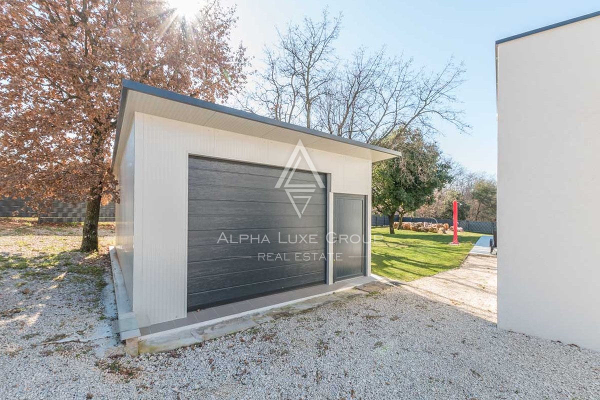 Izjemna 4-sobna vila z modernim oblikovanjem blizu centra Poreč