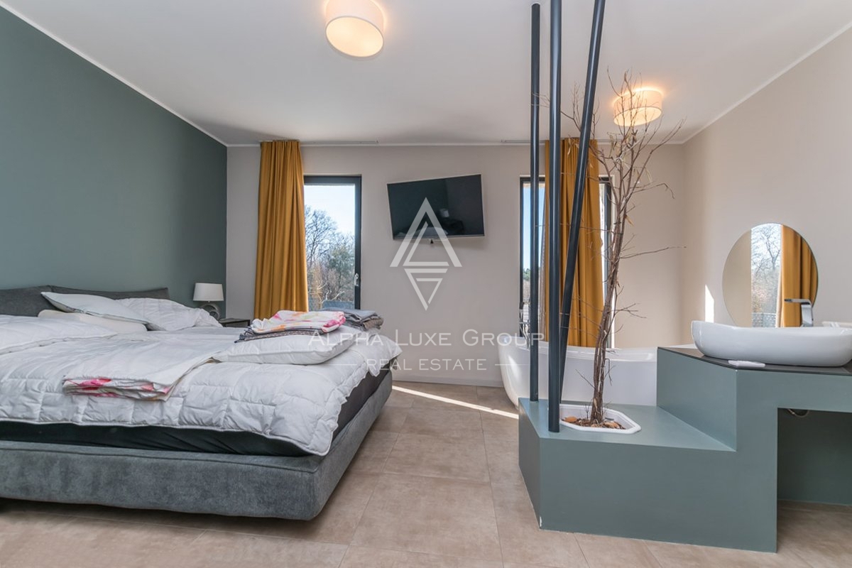 Izjemna 4-sobna vila z modernim oblikovanjem blizu centra Poreč