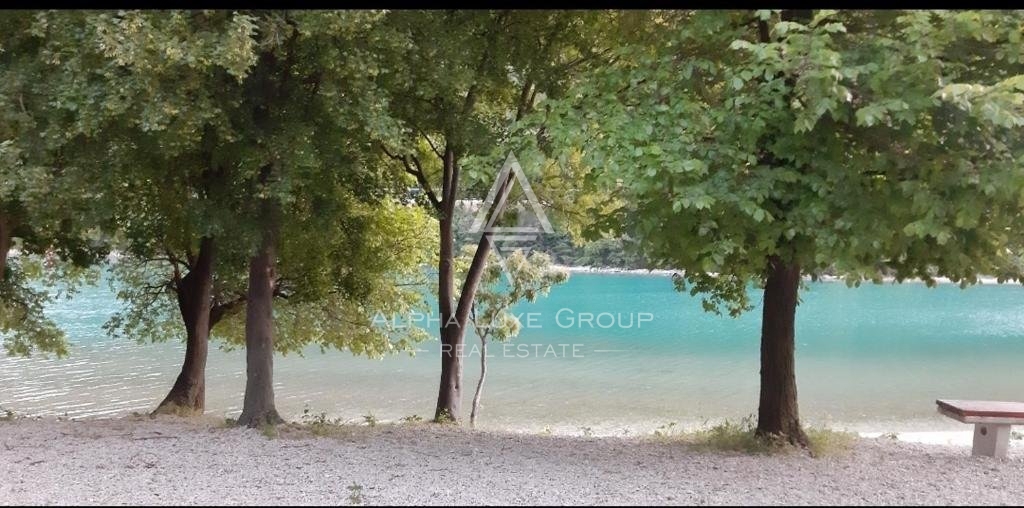 Labin, Istra: Vsestranska hiša z poslovnim prostorom na prodaj