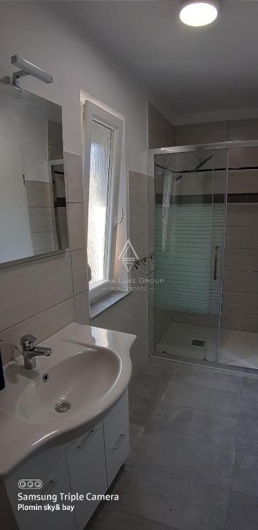 Labin, Istra: Vsestranska hiša z poslovnim prostorom na prodaj