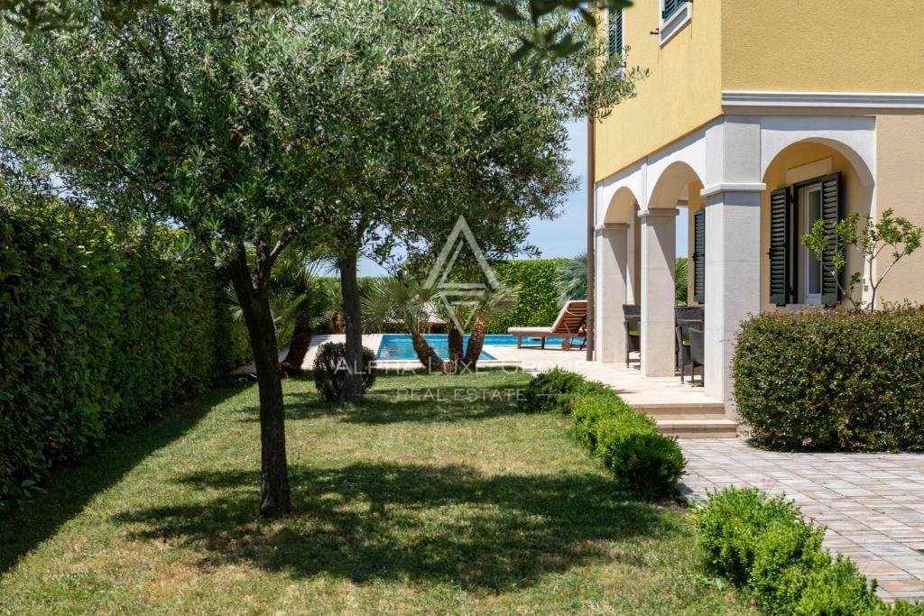 Rovinj, Istra: Izjemno Hotel z Razgledom na Morje na Odlični Lokaciji