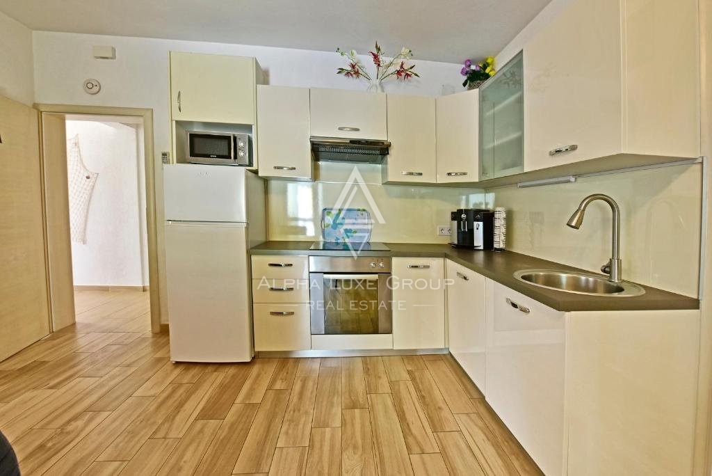 Hiša z bazenom in petimi apartmaji, Istri, Poreč