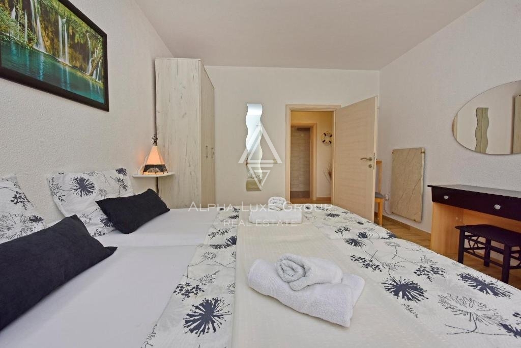 Hiša z bazenom in petimi apartmaji, Istri, Poreč