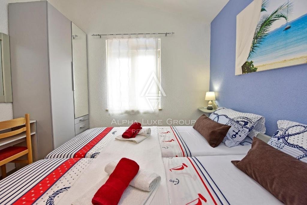 Hiša z bazenom in petimi apartmaji, Istri, Poreč