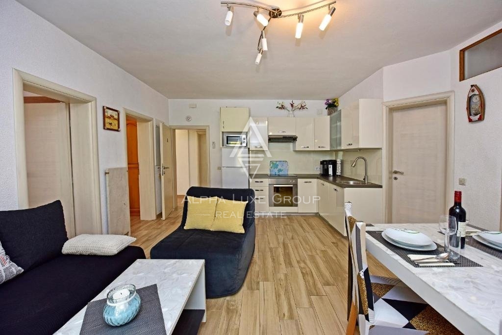 Hiša z bazenom in petimi apartmaji, Istri, Poreč