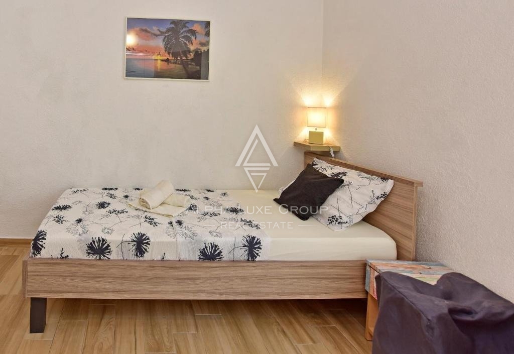 Hiša z bazenom in petimi apartmaji, Istri, Poreč
