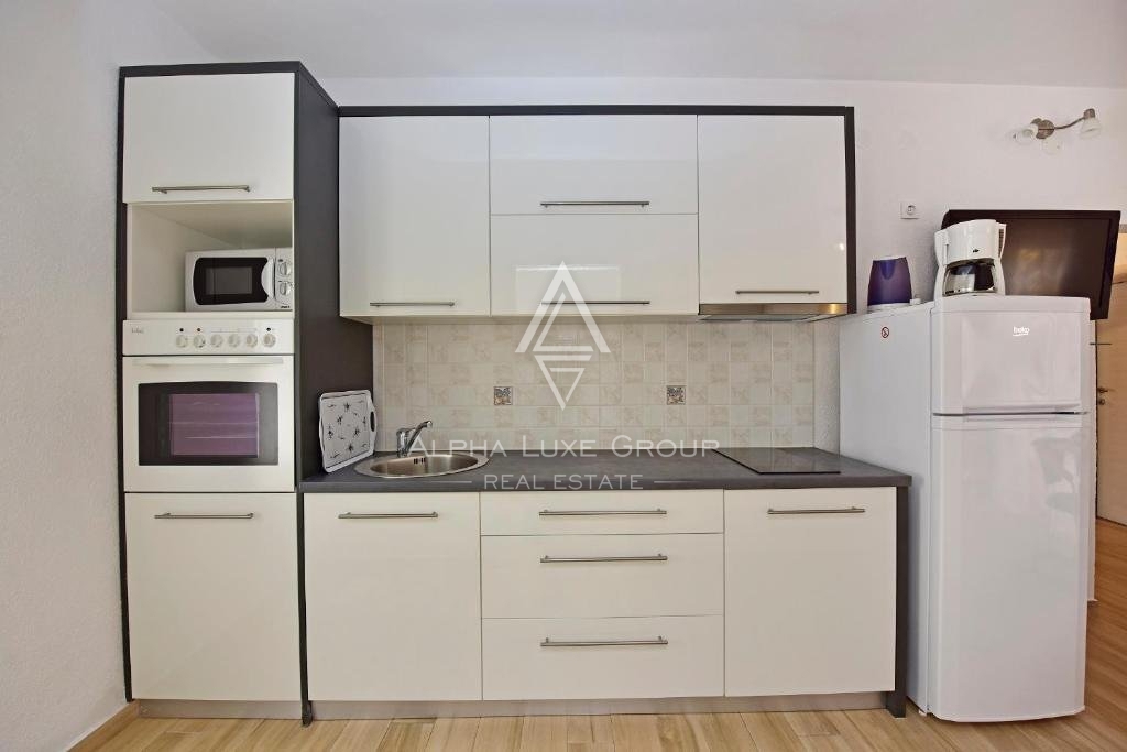 Hiša z bazenom in petimi apartmaji, Istri, Poreč