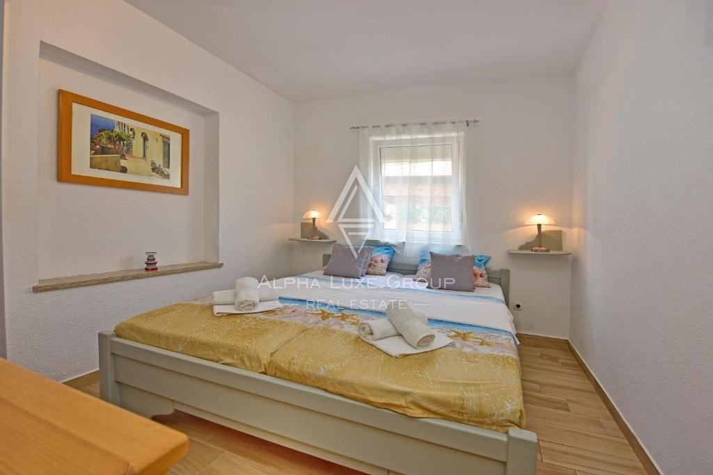 Hiša z bazenom in petimi apartmaji, Istri, Poreč