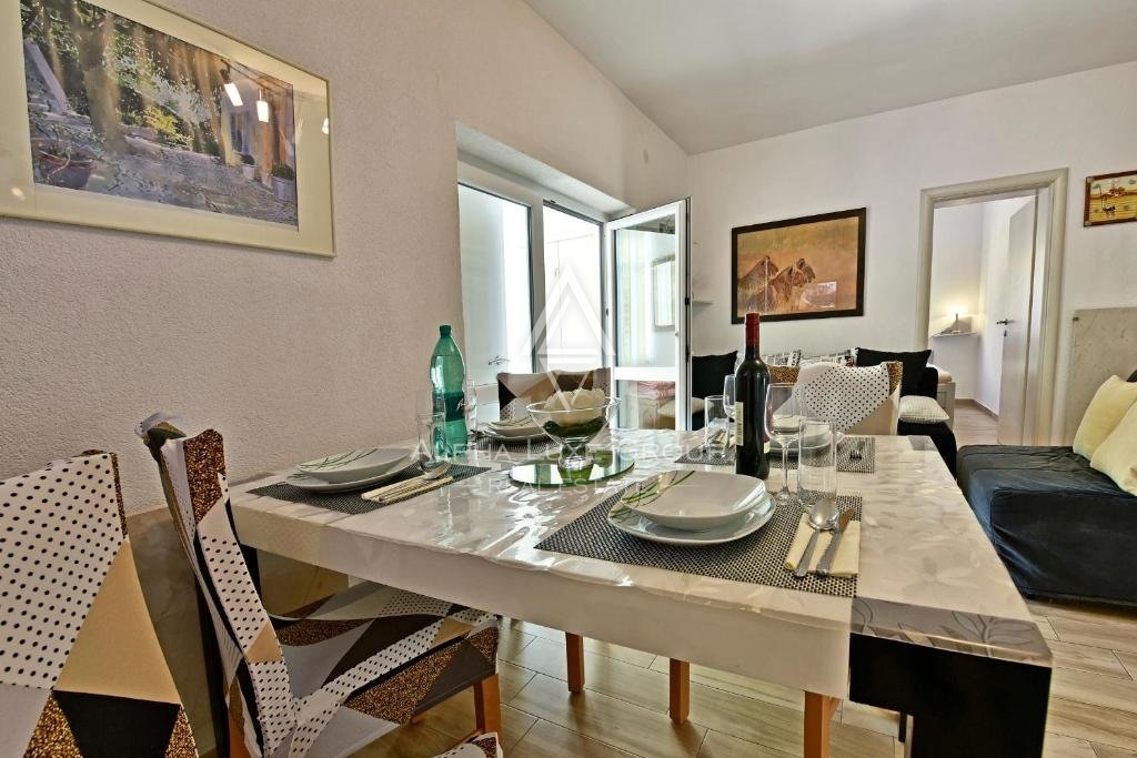 Hiša z bazenom in petimi apartmaji, Istri, Poreč