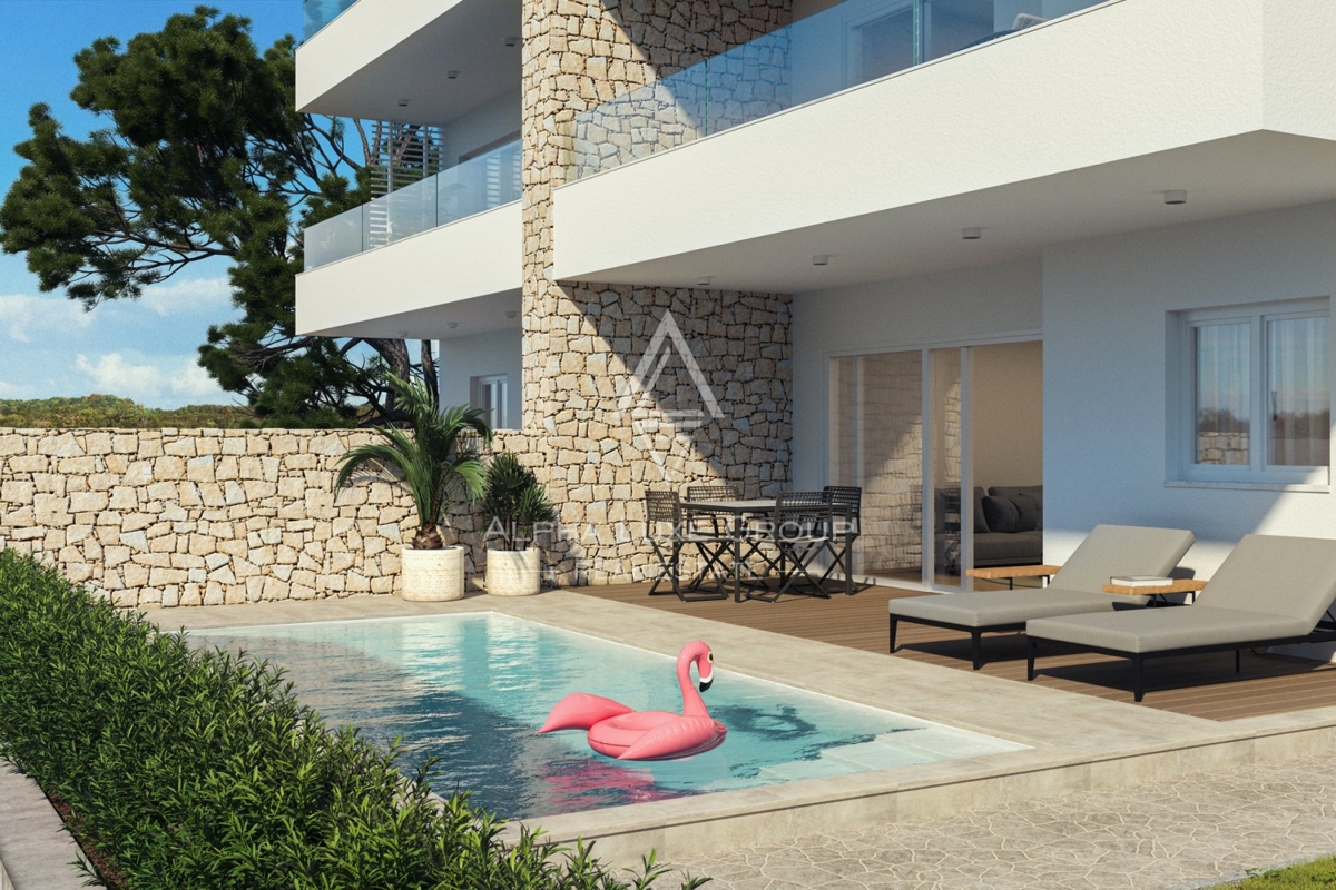 MODERNA NOVOGRADNJA LE 1 KM OD PEŠČENIH PLAŽ, UMAG, ISTRA
