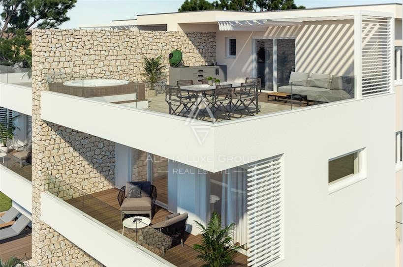 MODERNA NOVOGRADNJA LE 1 KM OD PEŠČENIH PLAŽ, UMAG, ISTRA