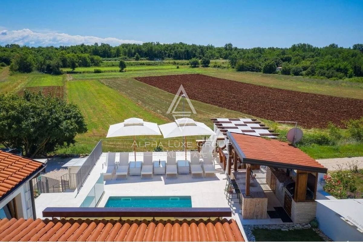 Čudovita vila z bazenom in urejenim vrtom, Istra, Novigrad