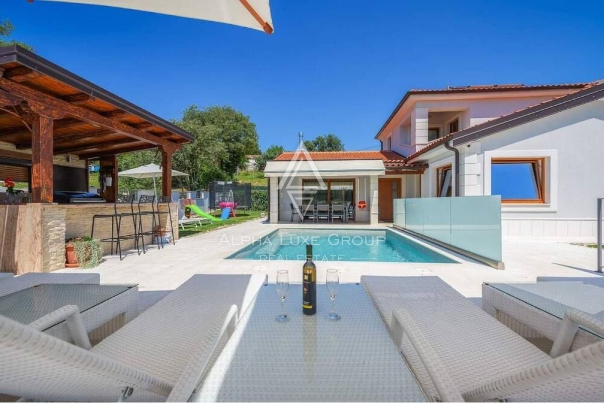 Čudovita vila z bazenom in urejenim vrtom, Istra, Novigrad