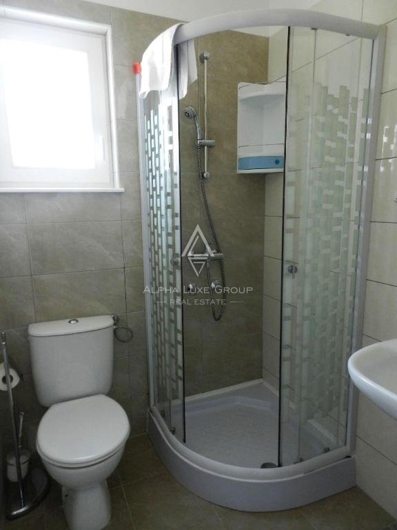 Osupljiva hiša ob morju z bazenom, Istra, Labin