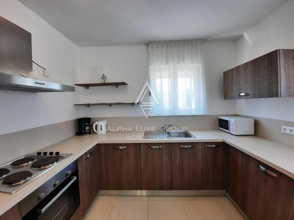 Osupljiva hiša ob morju z bazenom, Istra, Labin