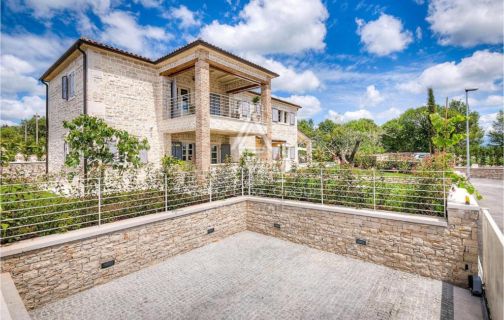 Kanfanar, Istra: Elegantna vila z bazenom in vrtom