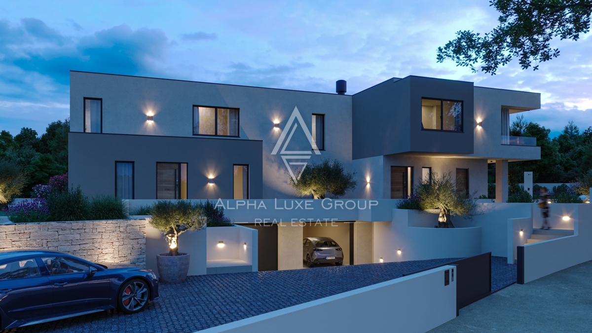Rovinj, Istra – Elegantna vila z bazenom in garažo blizu