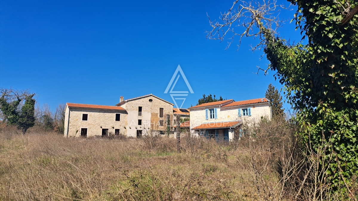 Brtonigla, Istra: Zemljišče za gradnjo in kmetovanje