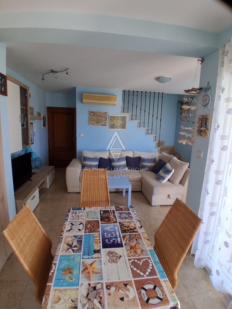 Poreč, Istra: Dvoetažno stanovanje s teraso in shrambo