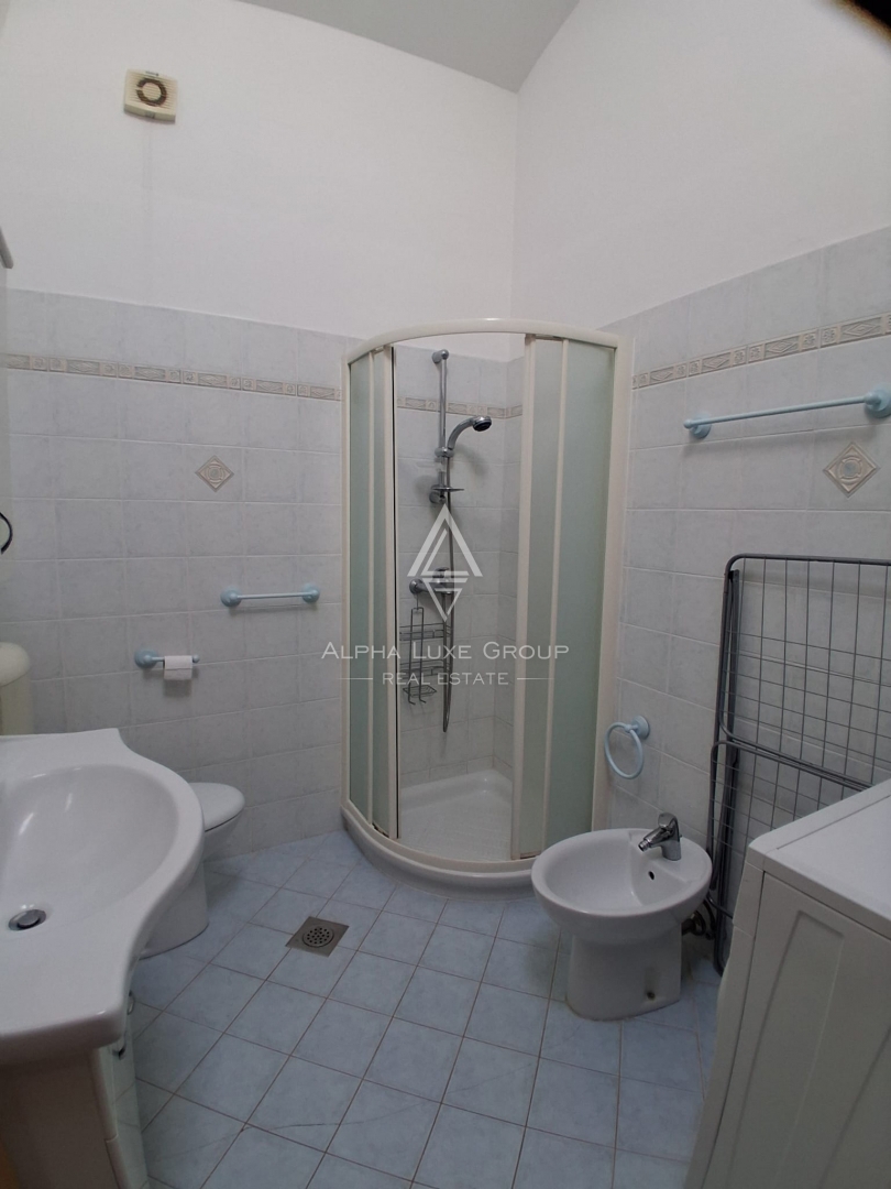 Poreč, Istra: Dvoetažno stanovanje s teraso in shrambo