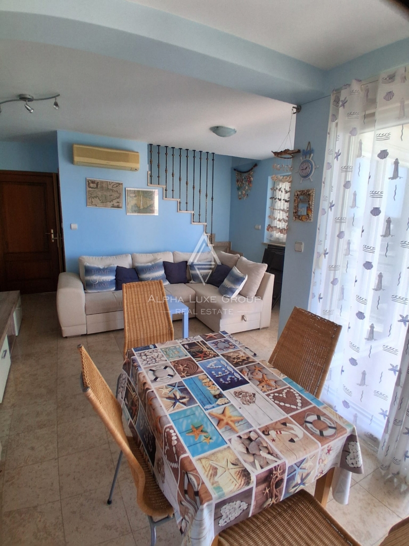 Poreč, Istra: Dvoetažno stanovanje s teraso in shrambo