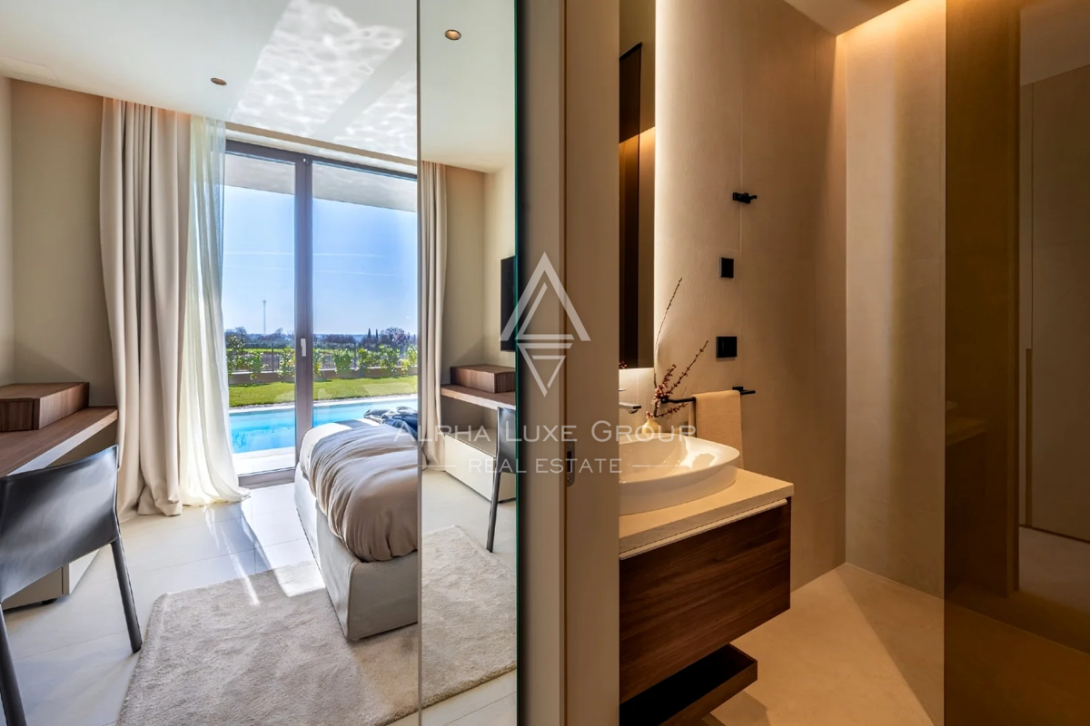 Istra, Poreč: Moderna vila z bazenom in zasebnostjo