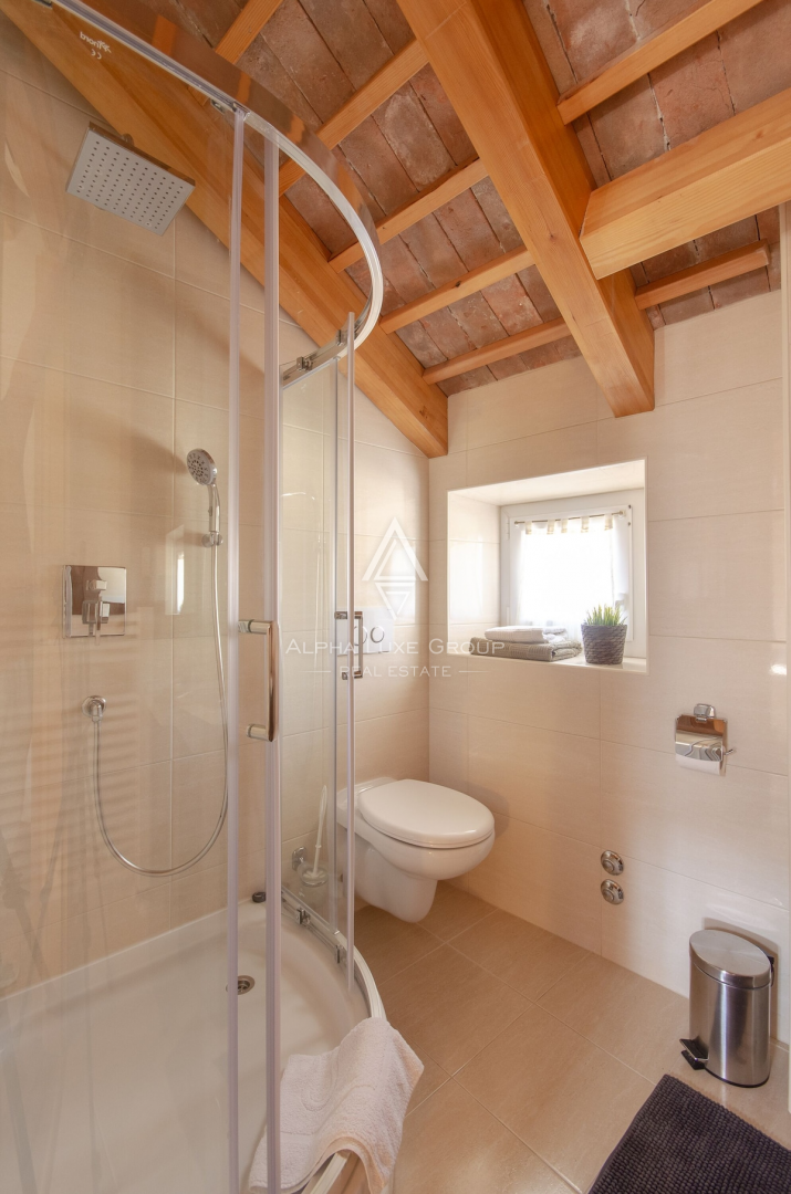 Istra, Rovinj: Kamnita vila z bazenom velik potencial