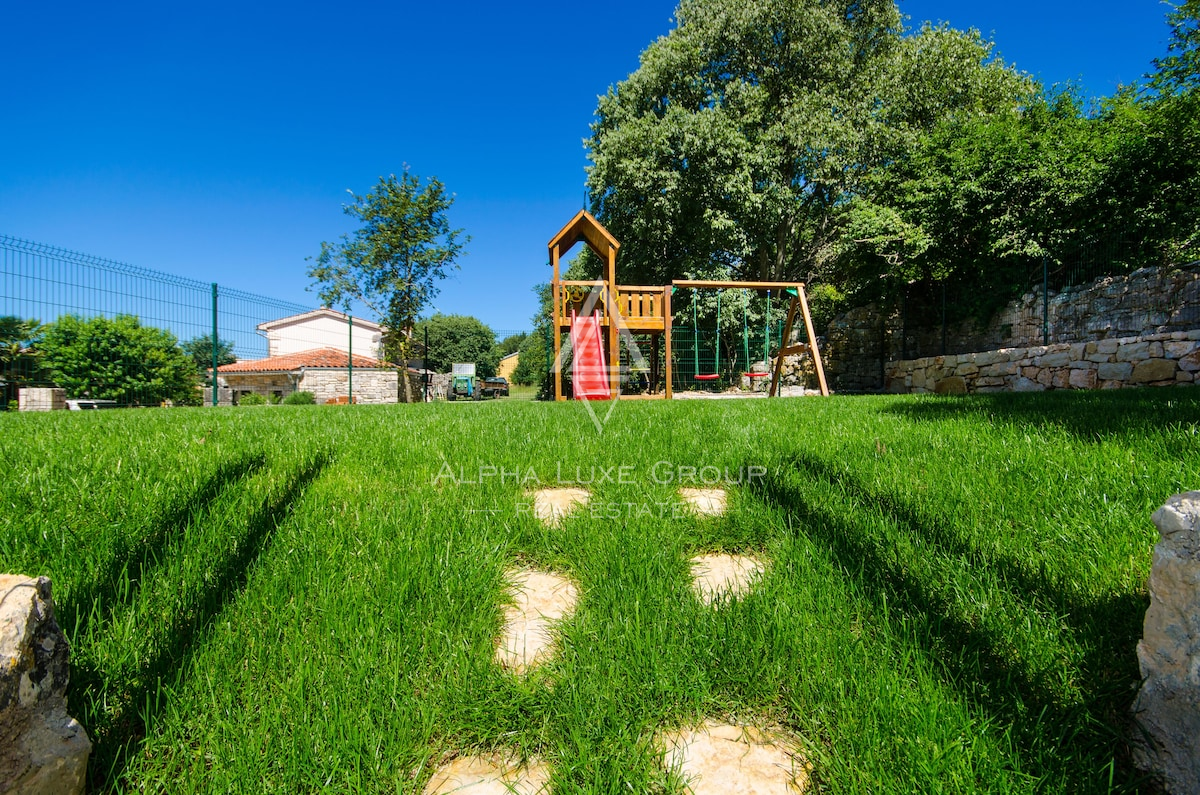 Istra, Rovinj: Kamnita vila z bazenom velik potencial