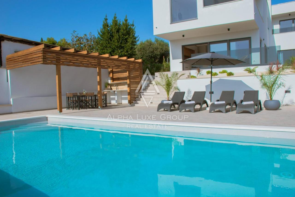 Istra, Pomer: Luksuzna vila blizu plaže