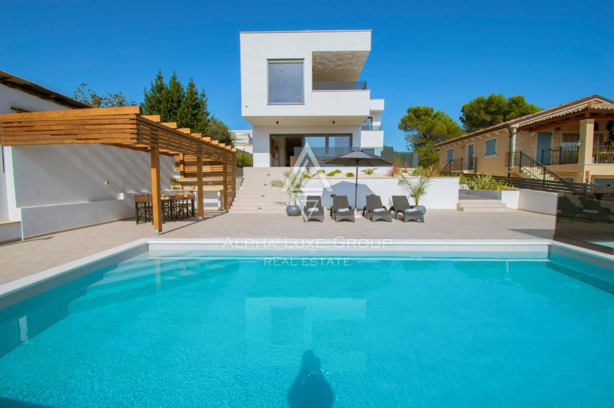 Istra, Pomer: Luksuzna vila blizu plaže
