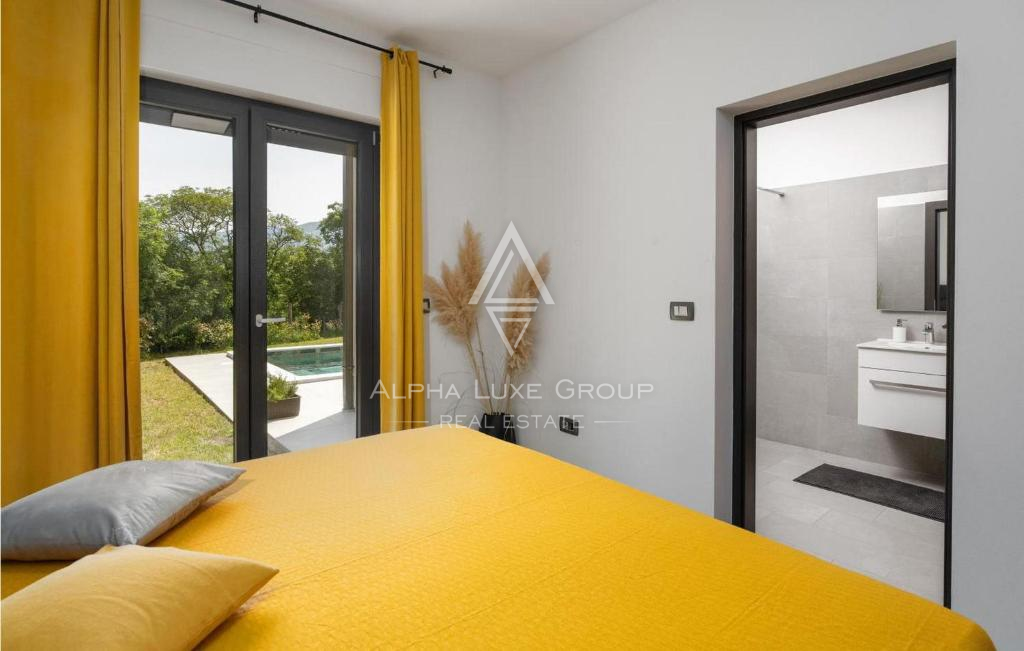 Istra, Labin: Vila z bazenom na robu vasi