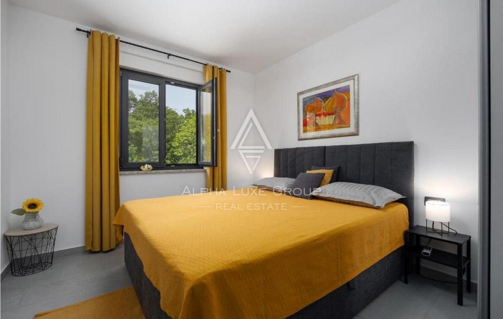 Istra, Labin: Vila z bazenom na robu vasi